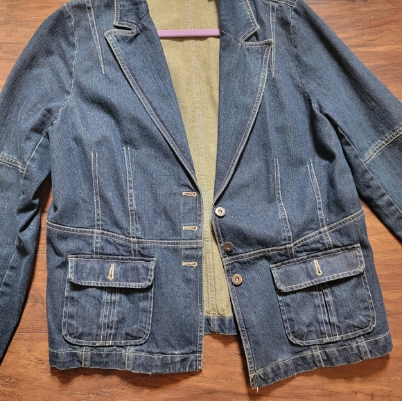 Jean jacket - Picture 1 of 5